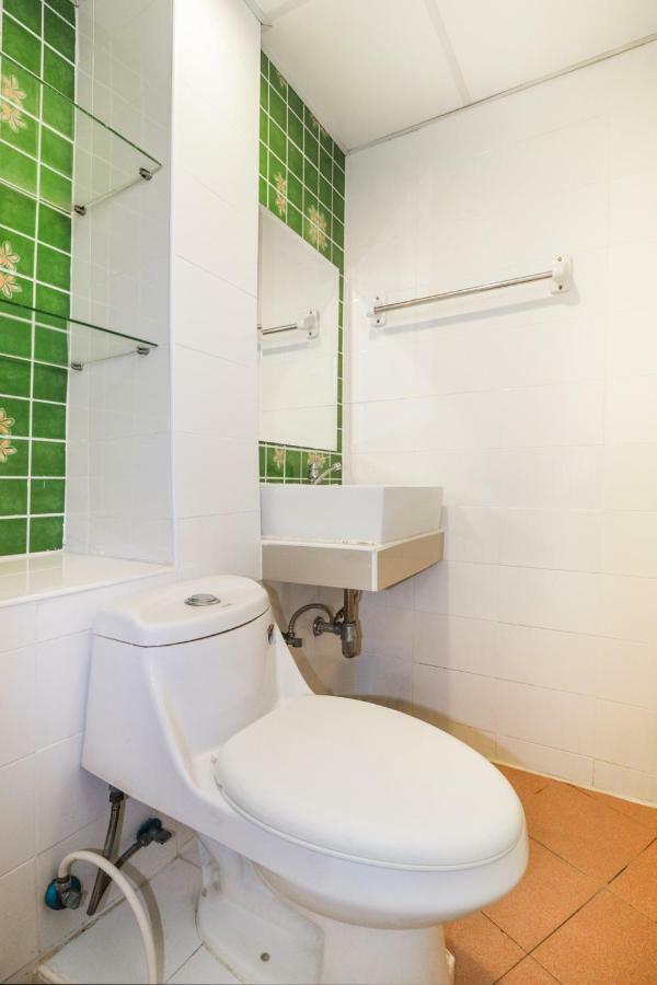 Oyo 237 Thitikorn Grandview Hotel Ban Pak Khlong Si Bagian luar foto
