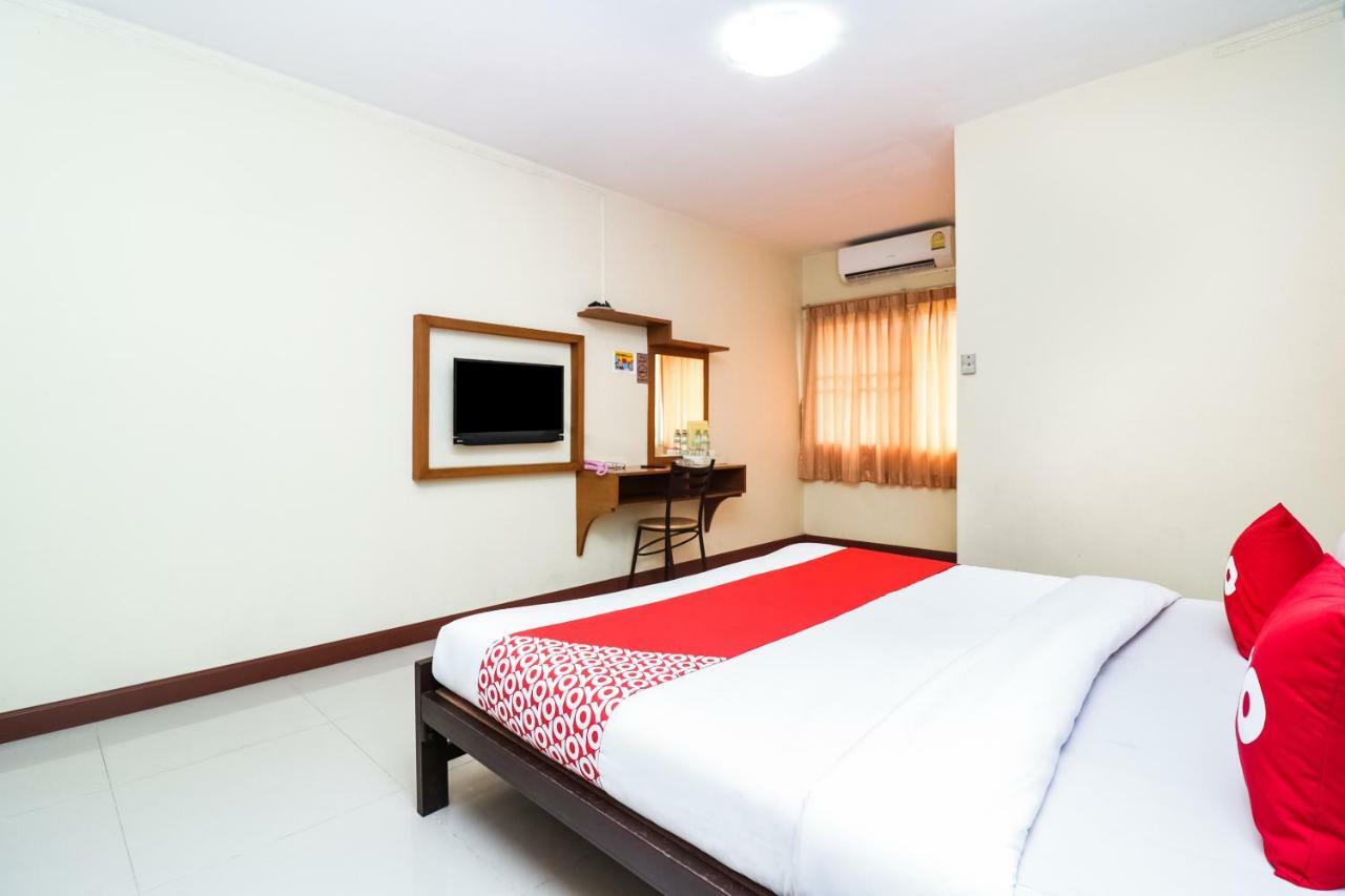 Oyo 237 Thitikorn Grandview Hotel Ban Pak Khlong Si Bagian luar foto